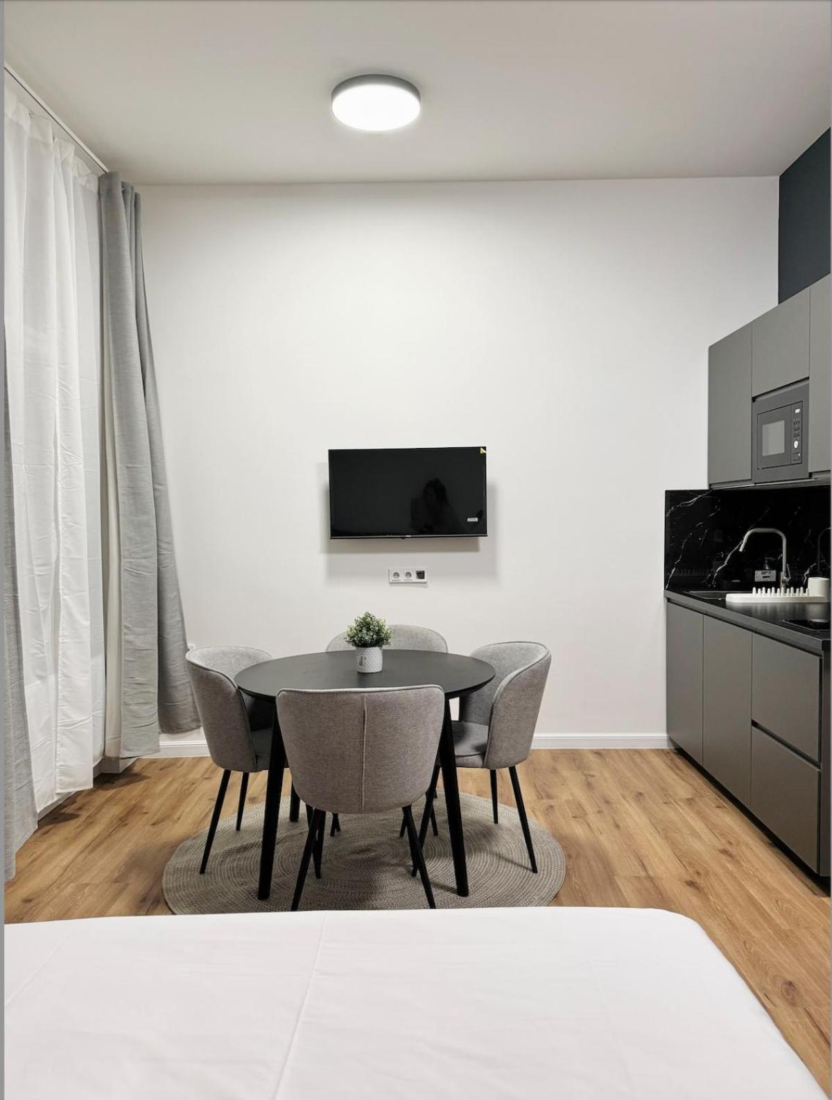 Apartment Mystical 2-bed In Heart Of