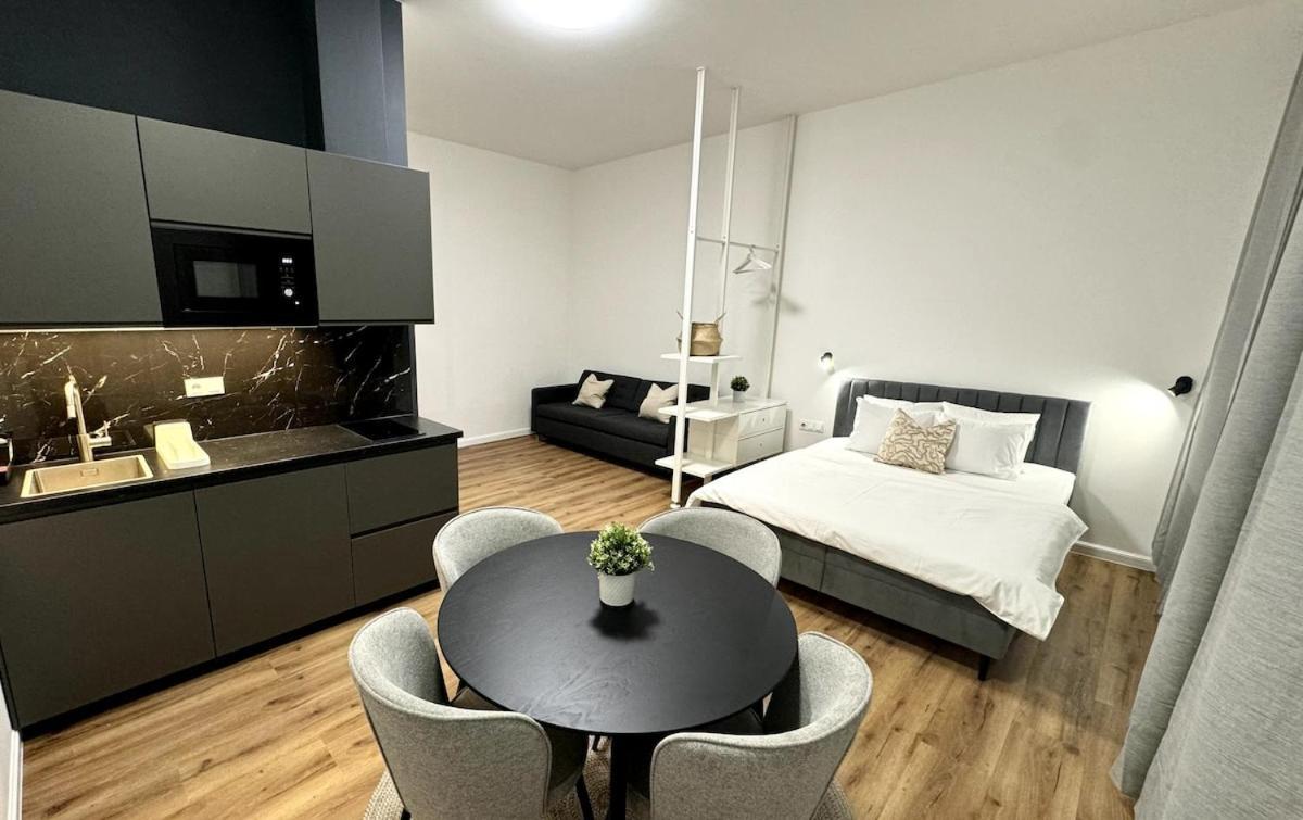 Mystical 2-bed In Heart Of Apartment *